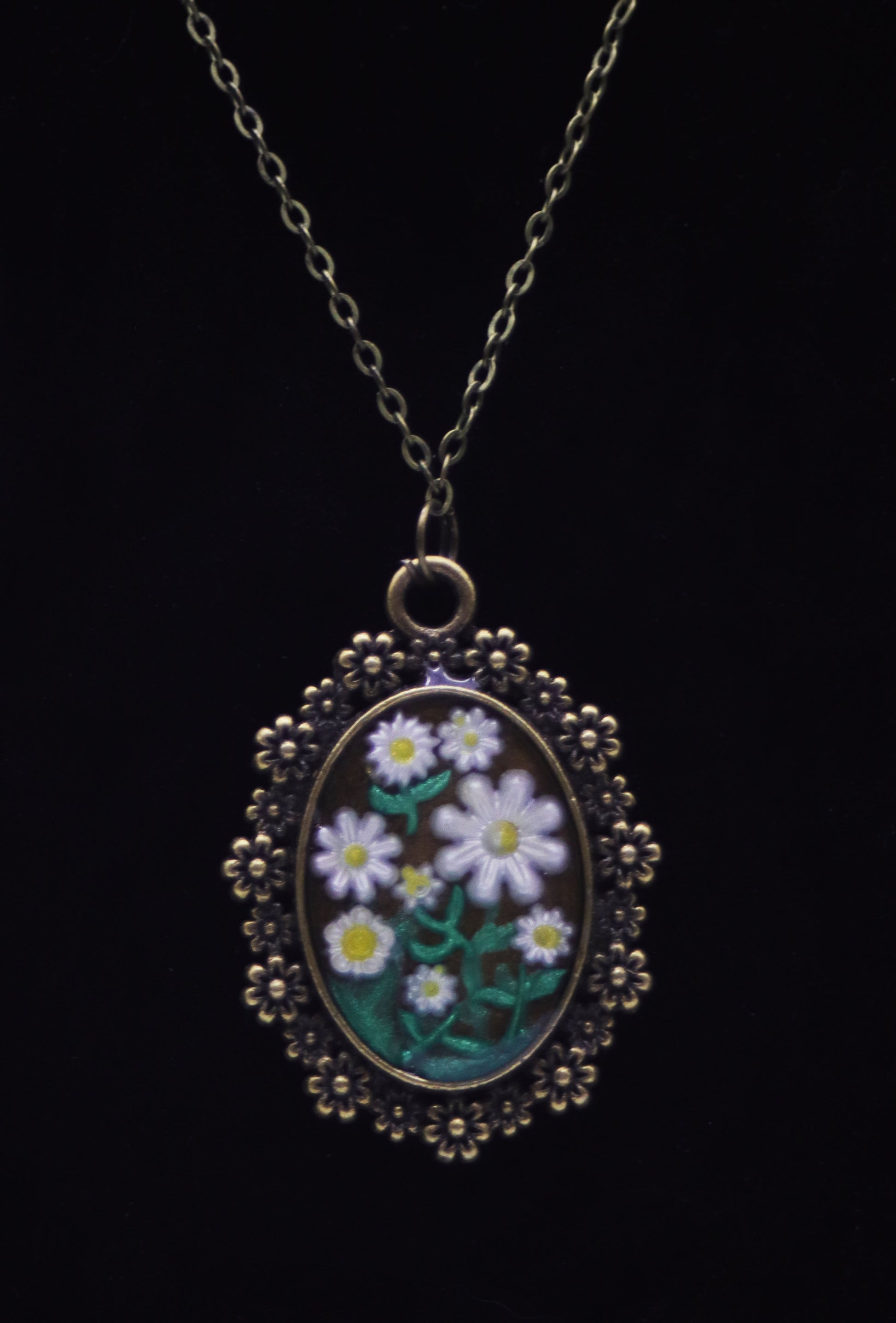 Antique bronze oval resin necklace with daisy border and handcrafted white daisy flowers