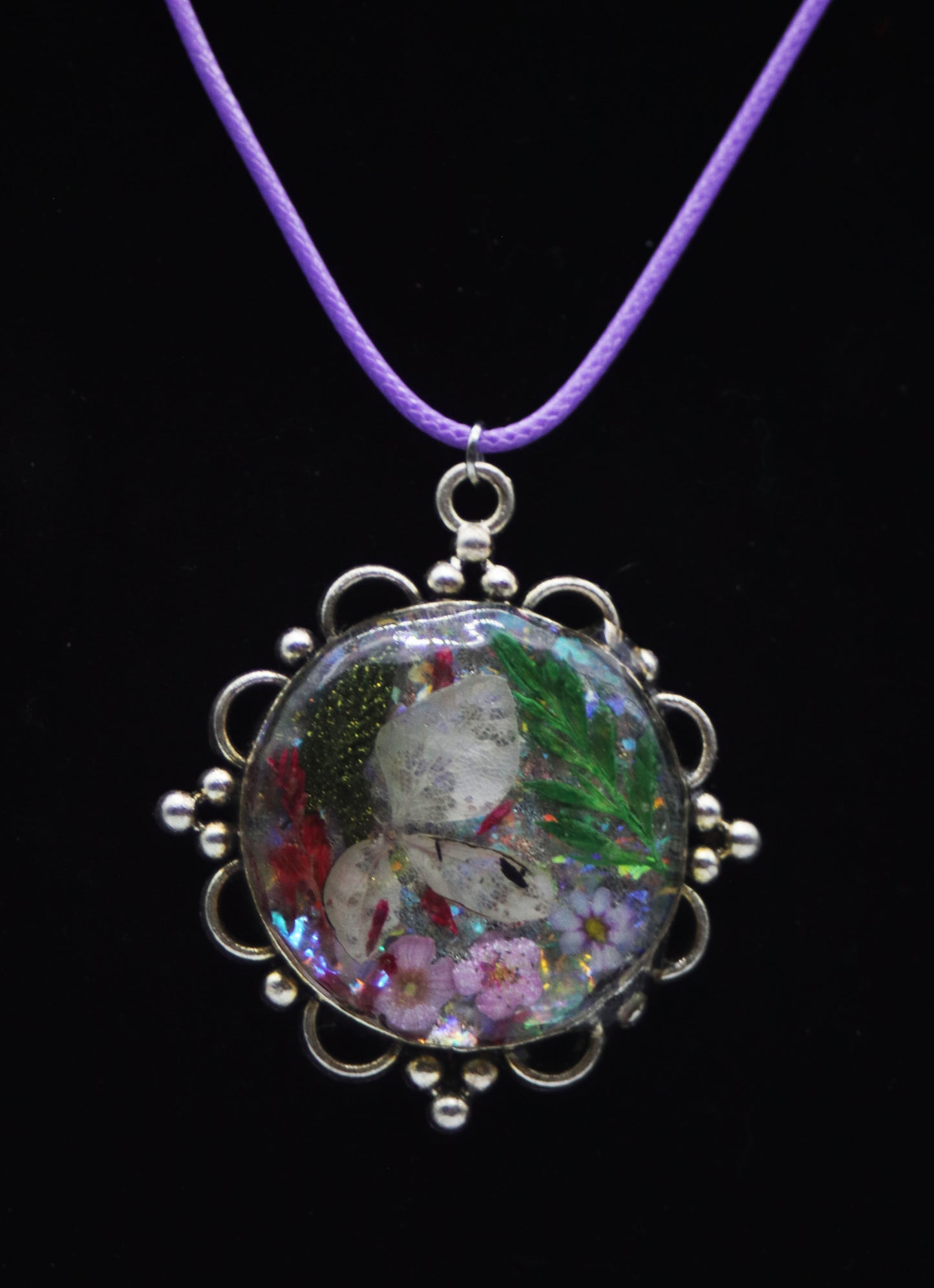 Silver Scallop Round Layered Pressed Flower Resin Necklace